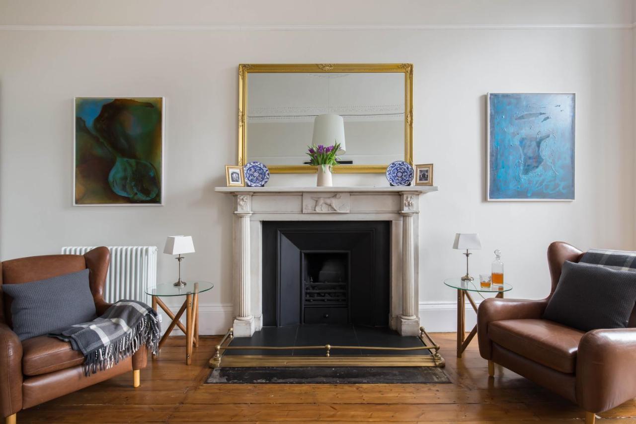 Magnificent Georgian 3-Bedroom Apartment In New Town EDI Exterior foto